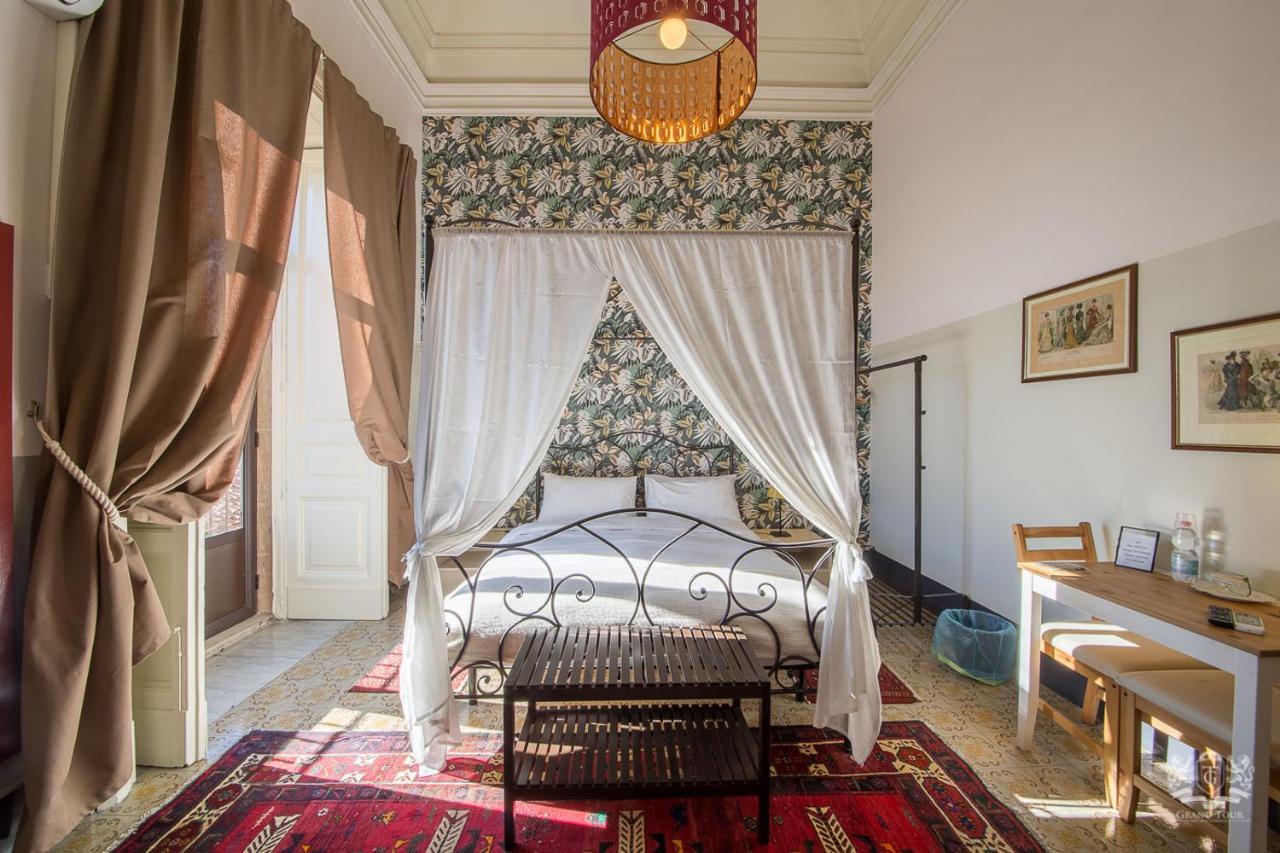 Grand Tour Design Self Check-in Bed & Breakfast